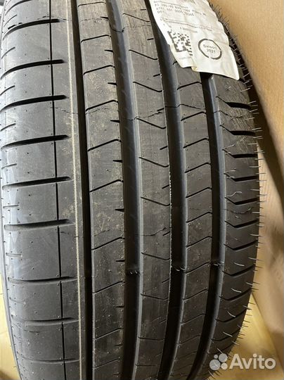 Pirelli P Zero PZ4 285/40 R22 106Y