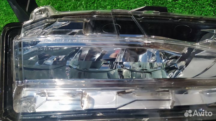 Противотуманная фара LED правая Lexus NX 2017-2021