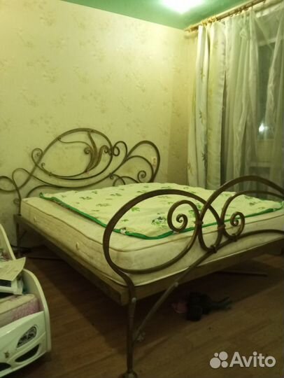 Кровать кованая