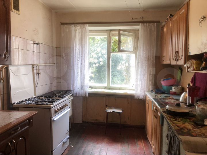 Комната 10 м² в 5-к., 2/5 эт.