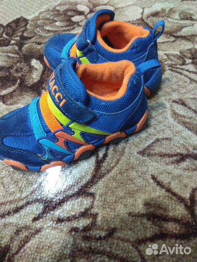 Кроссовки 23р