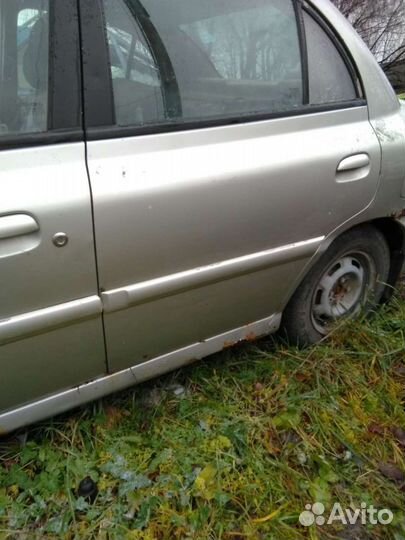 Двери задние Кио Рио 1