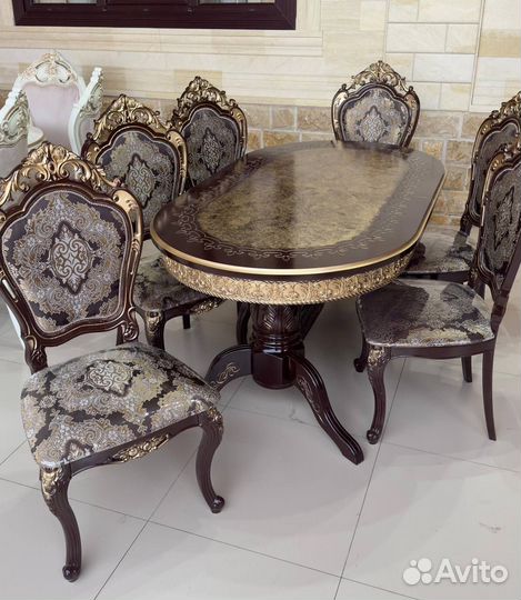 Раскладной кухонный стол и стулья