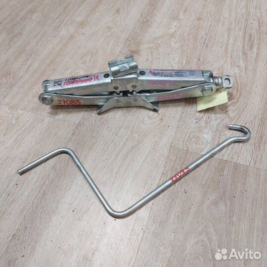 Домкрат Mazda 3 BL 2009-2013