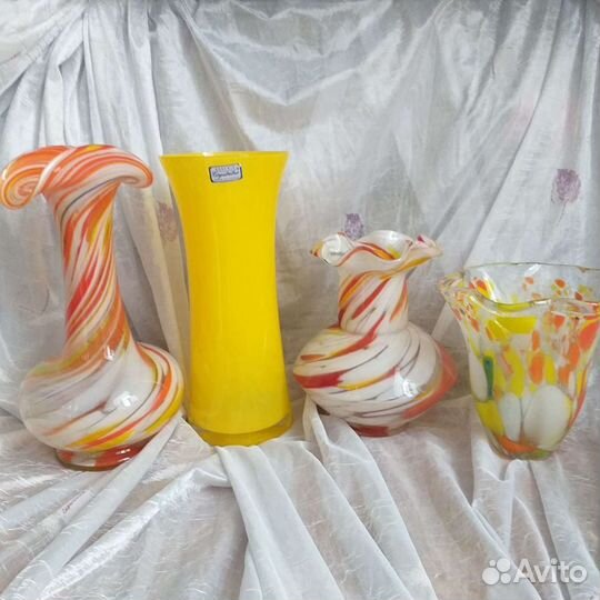 Вазы гутное цветное стекло.ссср