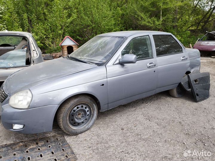 На разбор Лада Приора 2007 год