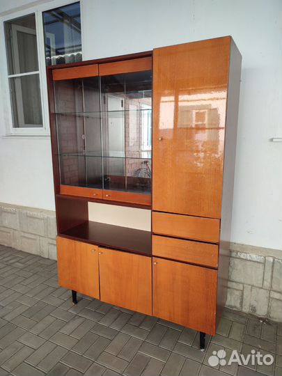 Сервант, шкаф