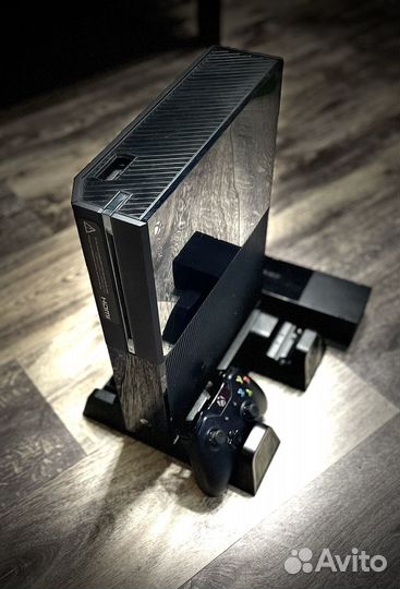 Xbox One 500Gb + игры в подарок