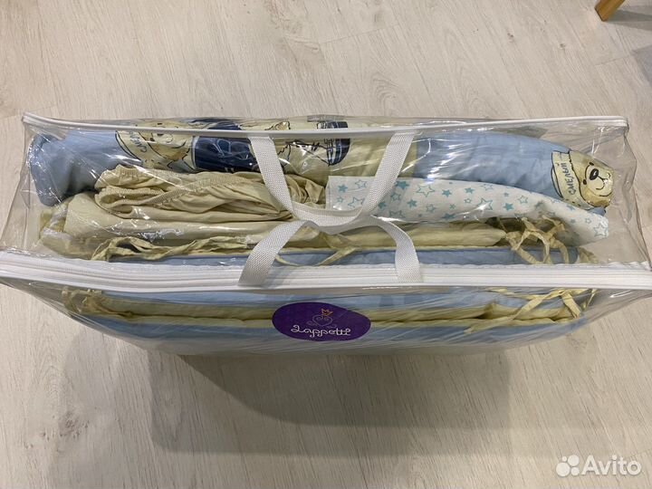 Комплект в детскую кроватку(одеяло, подушка, борти