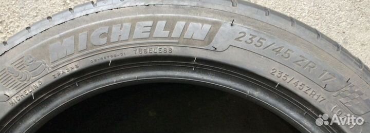 Michelin Pilot Sport 4 235/45 R17