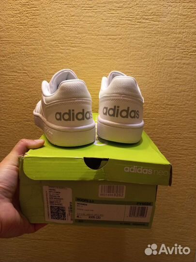 Кроссовки adidas neo