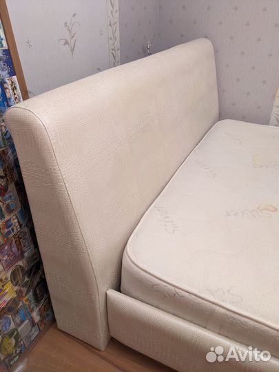 Кровать двухспальная