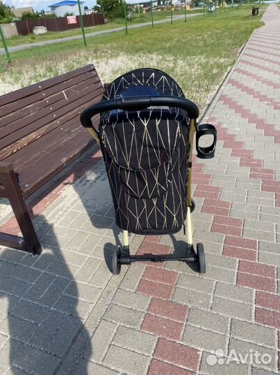 Коляска прогулочная