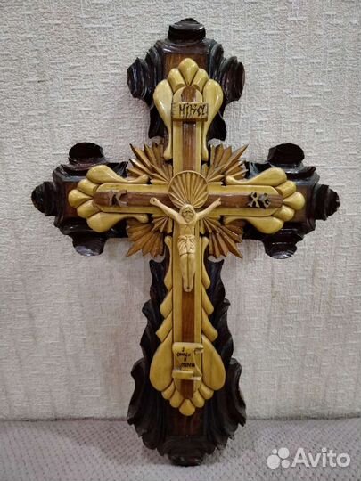Крест из дерева
