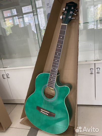 Акустическая гитара