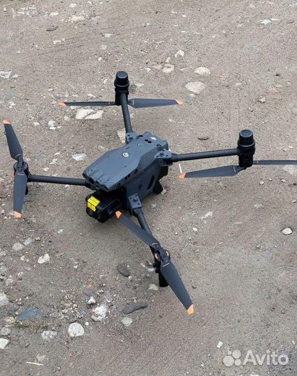 Квадрокоптер Matrice 30T