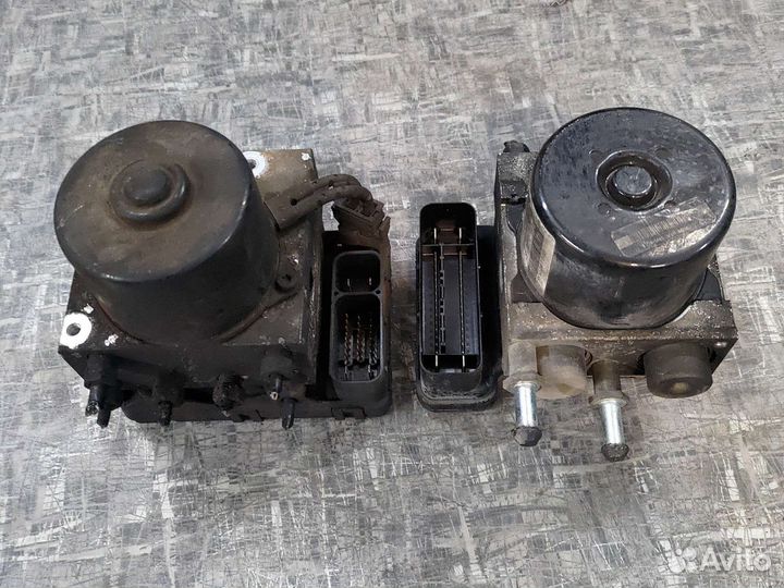 Блок ABS Крайслер Вояджер караван 01-07г