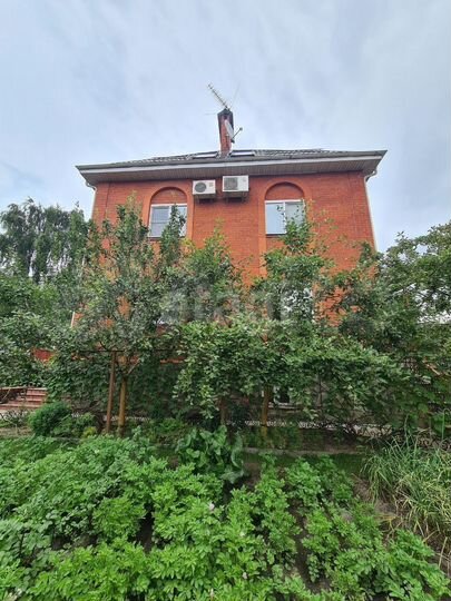 Дом 274 м² на участке 8 сот.