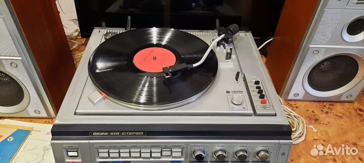 Виниловый проигрыватель СССР