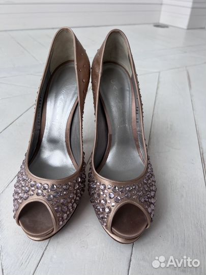 Безумной красоты туфли casadei 39р