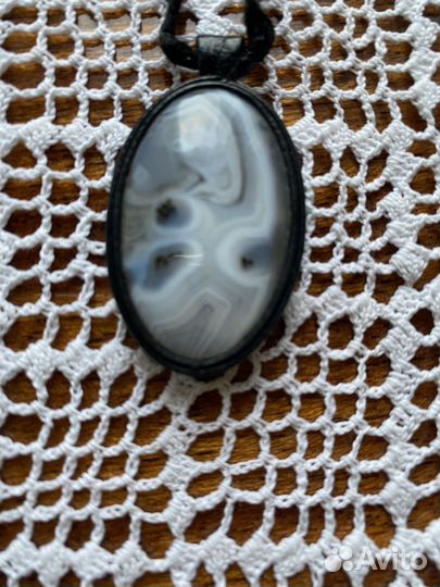 Украшение ретро, кожа/камень