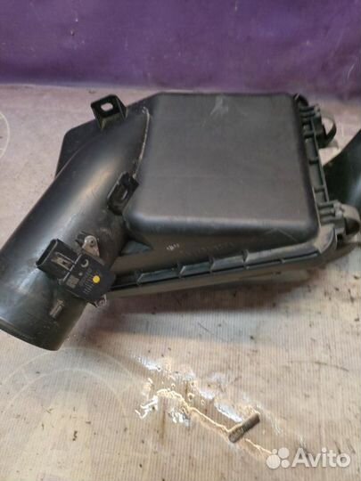 Корпус воздушного фильтра Mitsubishi Outlander Xl