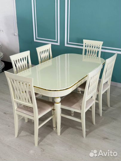 Стол и стулья