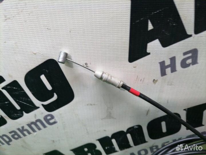 Тросик лючка бака Toyota Corolla NZE121 1NZ-FE