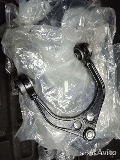 Рычаг передний верхний dodge Challenger LC