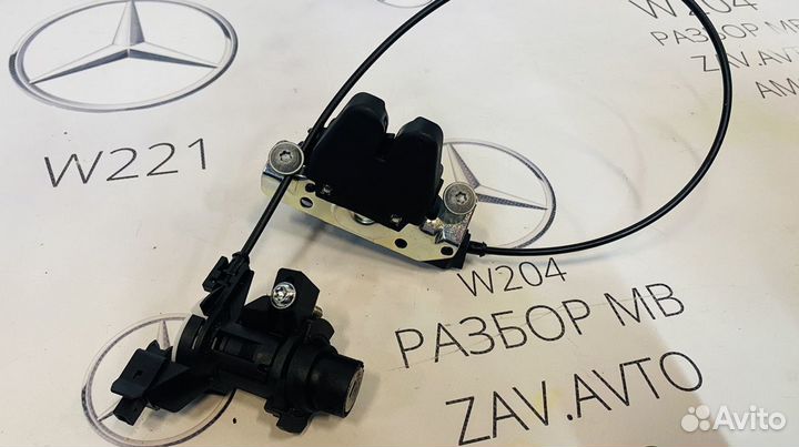 Замок крышки багажника Mercedes W204 W212