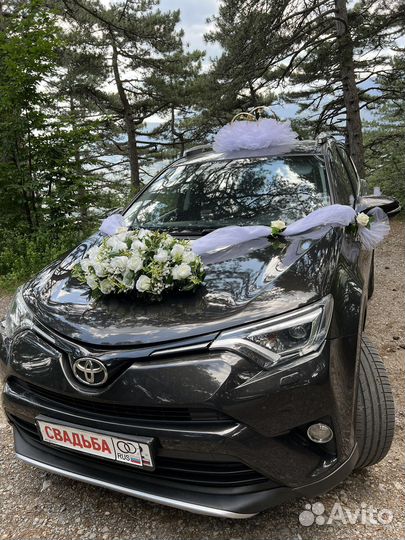 Свадебные украшения на машину