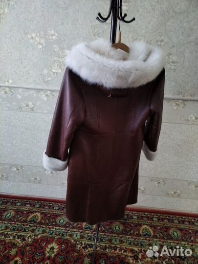 Дубленка натуральная женская с капюшоном