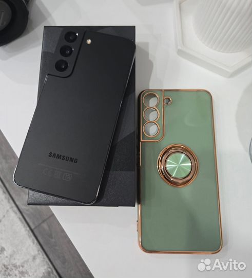 Samsung Galaxy S22, 8/256 ГБ