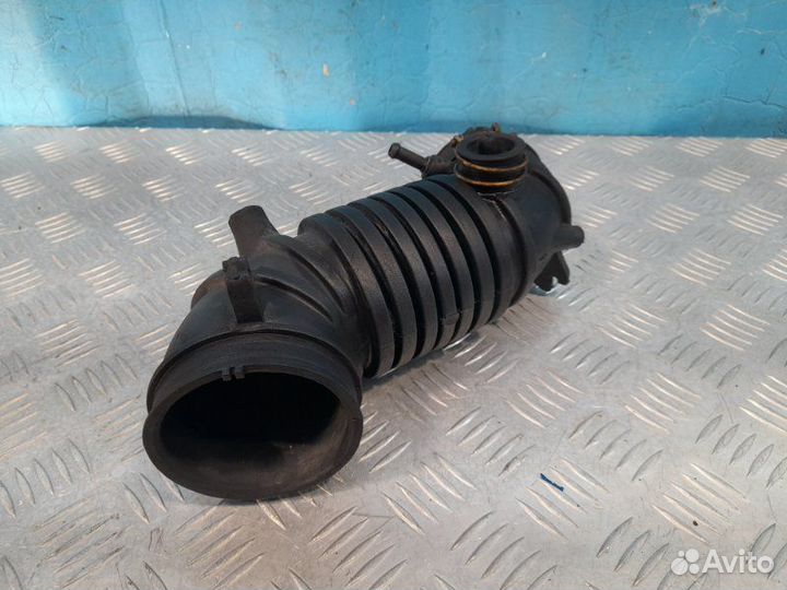 Патрубок воздушного фильтра Mitsubishi Lancer 8