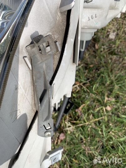 Фара левая Nissan skyline / Infiniti G25