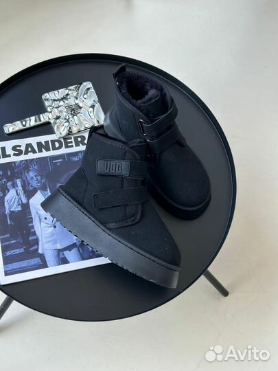 Ugg женские на платформе черные