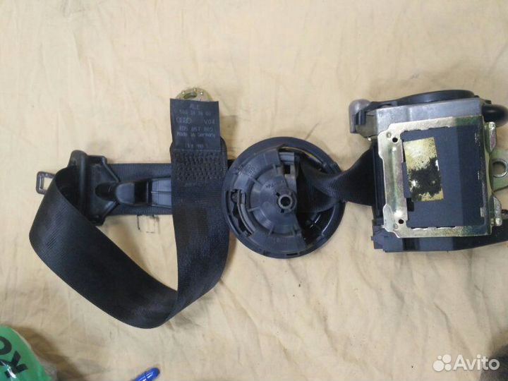 Ремень безопасности задний Audi A4 B5 AQD