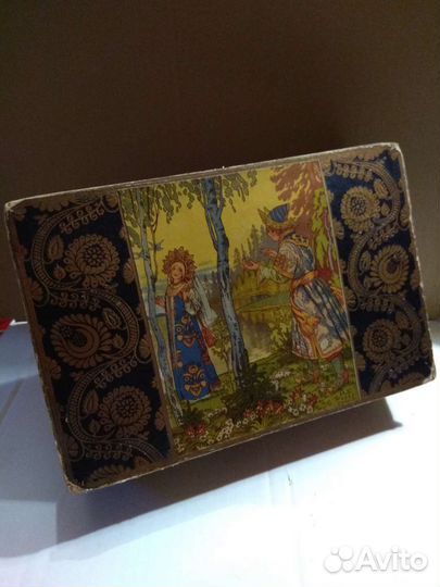 Коробка от парфюмерного набора 