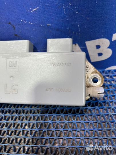 Усилитель антенны Opel Vectra B седан 1998