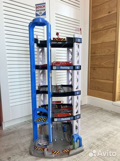 Парковка пятиуровневая Bosch трек для машинок