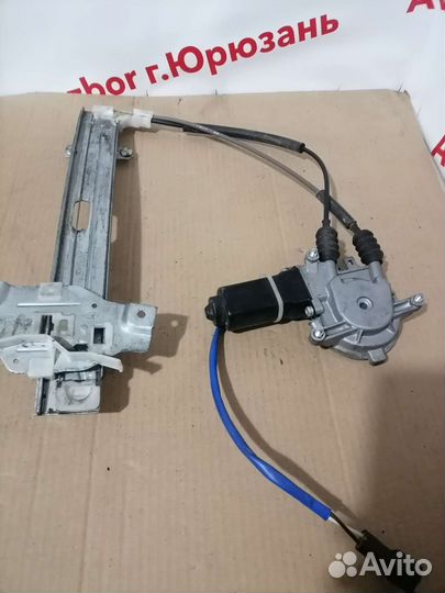 Стеклоподъемник задний правый Kia Spectra