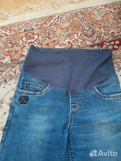 Джинсы и кофта для беременных