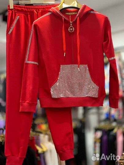 Костюм спортивный красный