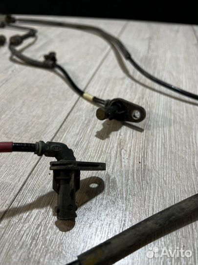 Передние датчики ABS Hyundai Santa Fe DM