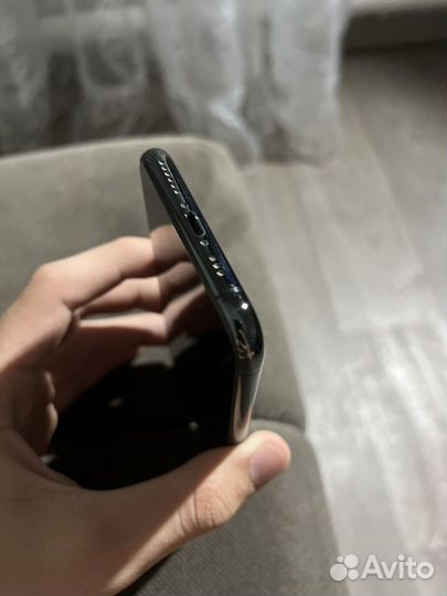 Телефон iPhone 11 pro 64 gb