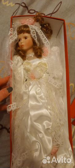 Кукла фарфоровая 45 см