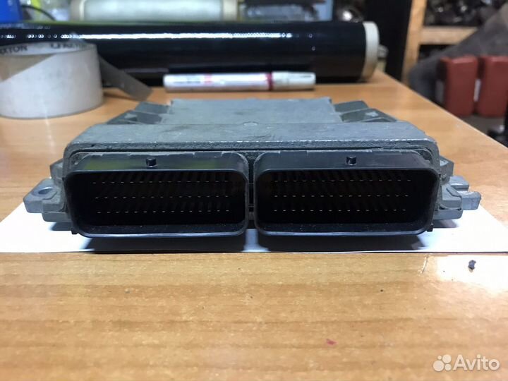 Renault Logan блок управления двигателем