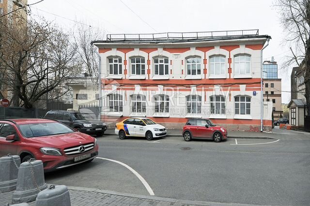 Здание 1700 м² в Хамовниках