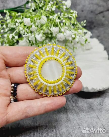 Броши из натуральных камней (Перламутр)