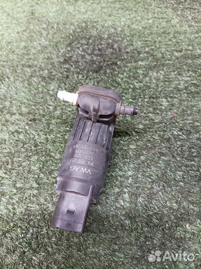 Насос омывателя VW Tiguan 2007-2011